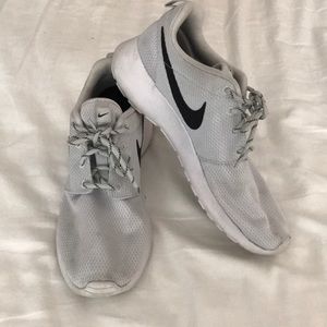 Nike Gray Mesh Roshe